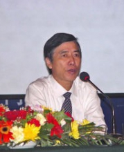 钟朋荣老师