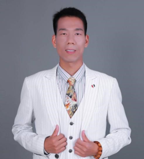 徐雄俊.jpg