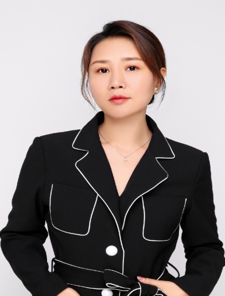 杨舒越.jpg