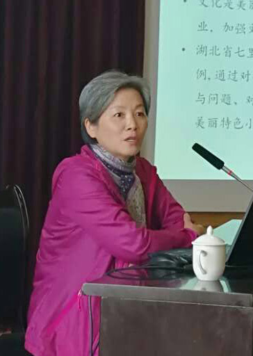 黄娟.jpg