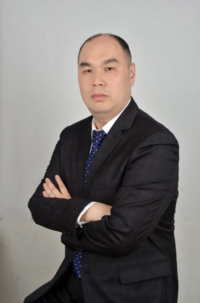 王刚.jpg
