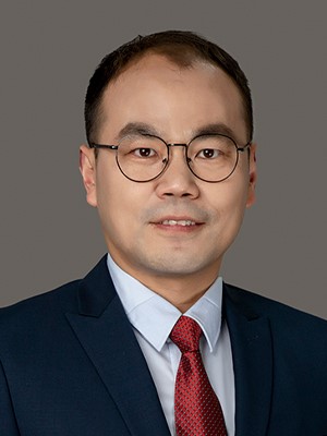 鲁晓东.jpg