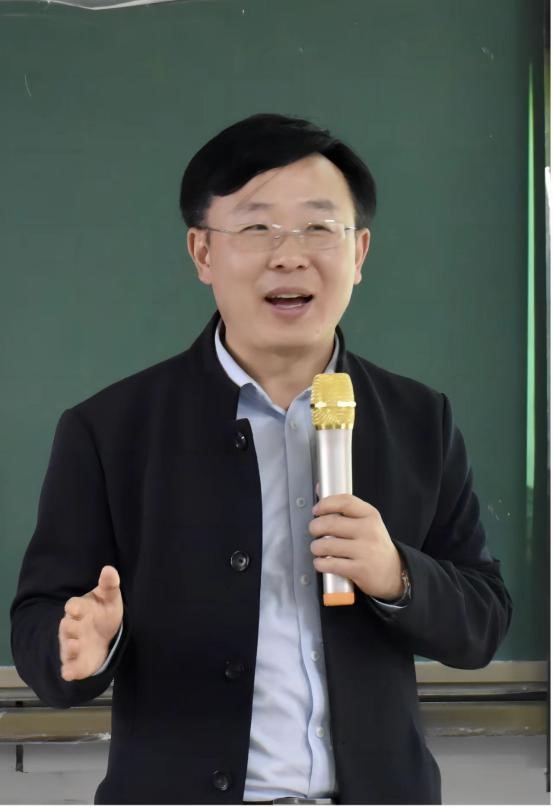 潘斌.jpg