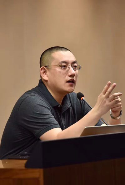 张顾严.jpg